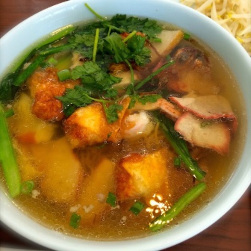 Hủ Tiếu, egg noodle soup (Thai Lai Restaurant )