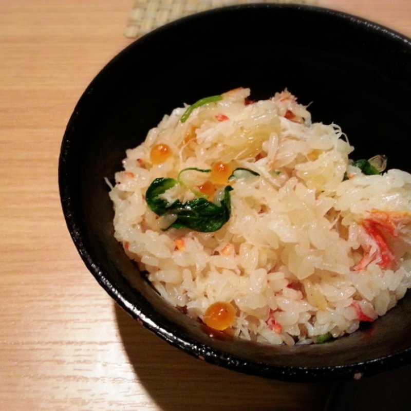 鮭といくらの土鍋ごはん(炭焼 一徹)