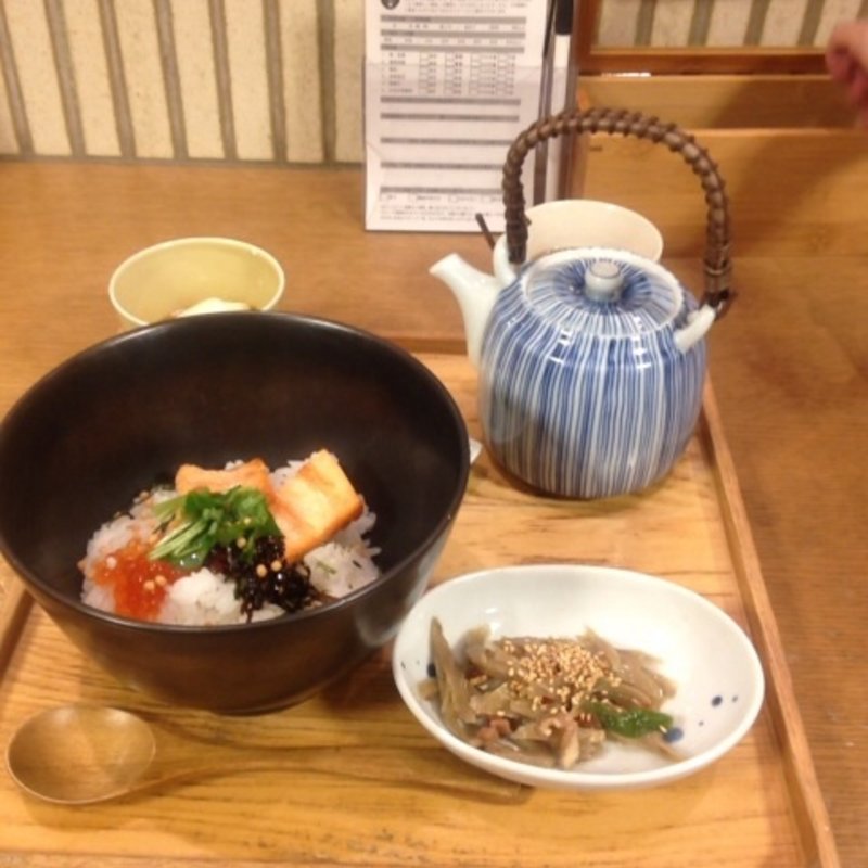 焼き鮭とイクラの親子だし茶漬け(Sweets えん 渋谷東急フードショー店 )