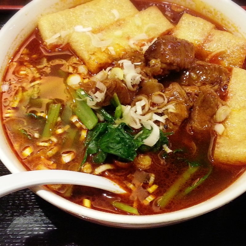 麻辣牛肉麺(東方一角　銀座別館)