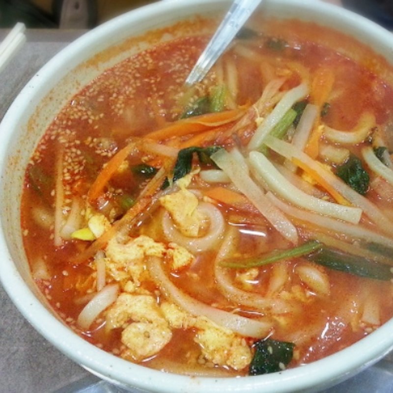 カルビうどん(鶯谷園 （ウグイスダニエン）)