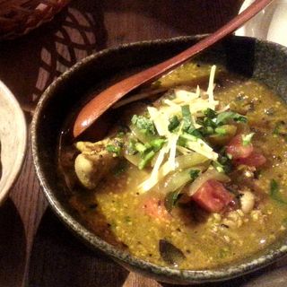 チキンアッチャーリーカレー(カッチャル バッチャル )