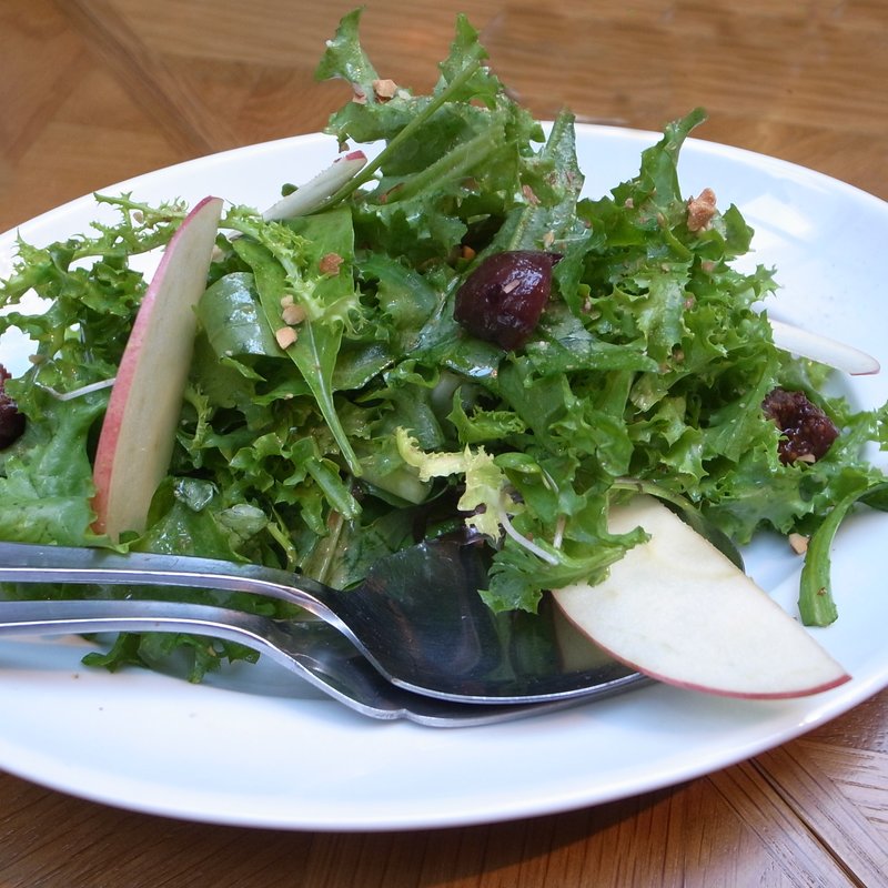 ルッコラクレソンのハーブサラダ(SHELL&ワインダイニング　Lacco)