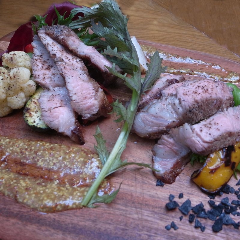 鹿児島県産　三元豚の炭火グリル(SHELL&ワインダイニング　Lacco)