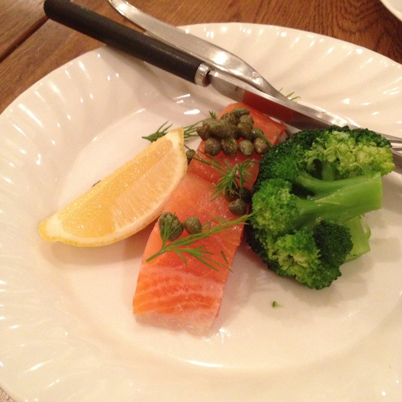 タスマニア産サーモン（demi）(ビストロ プーフェ （bistrot Pouffer）)