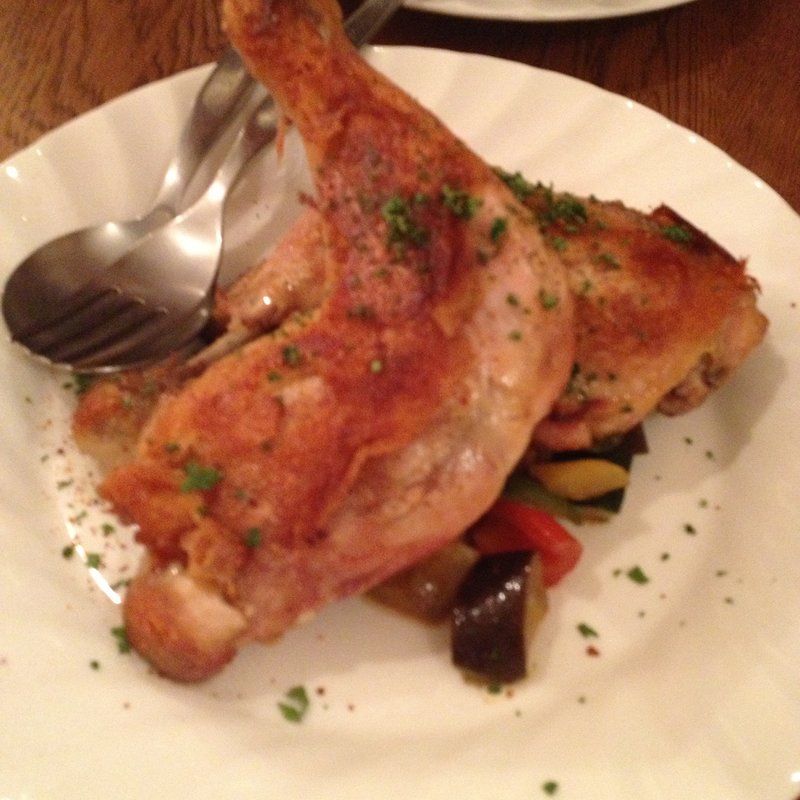 若鶏モモ肉のコンフィ(ビストロ プーフェ （bistrot Pouffer）)