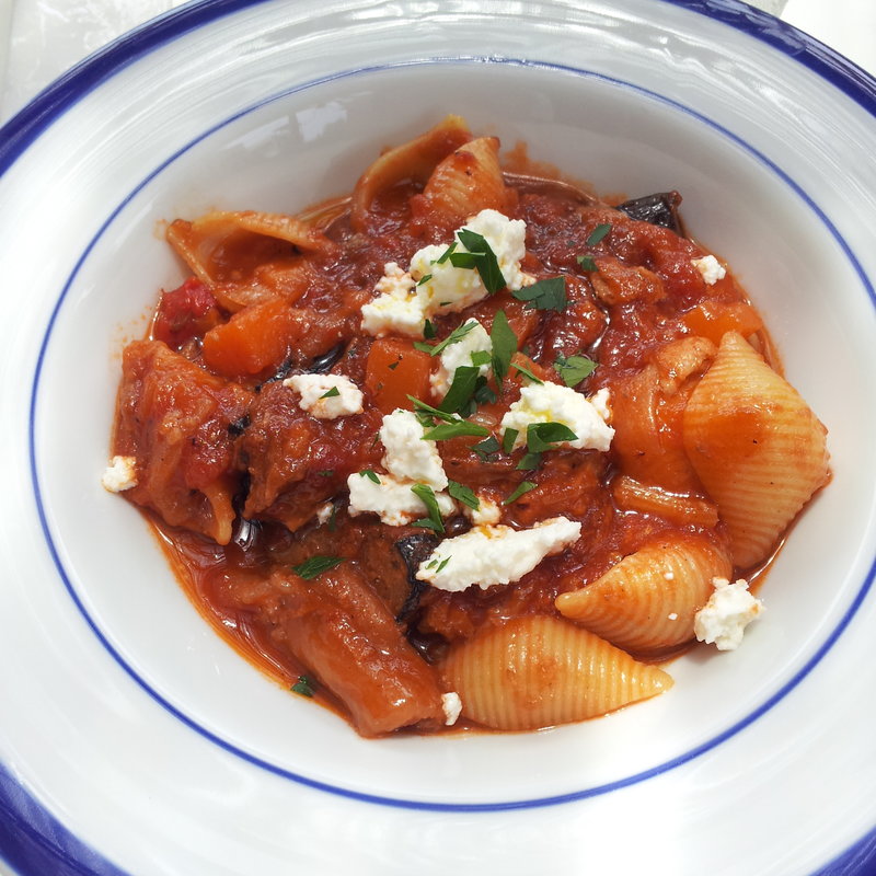 牛すじのトマト煮込みとコンキリエのランチセット(ハーブ＆おいしい野菜塾)