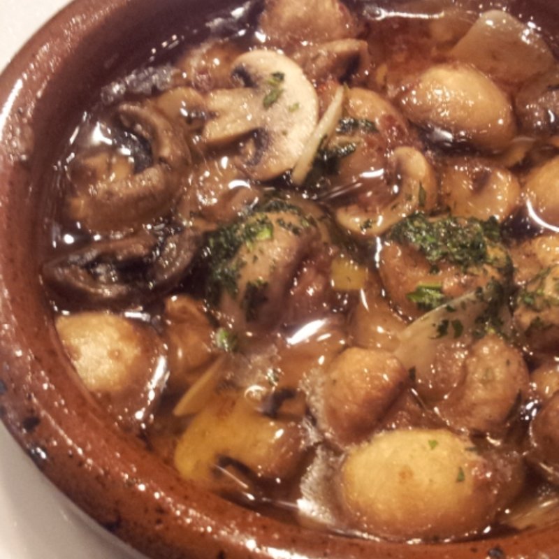 マッシュルームのにんにくオイル煮 (ペロ バモス)