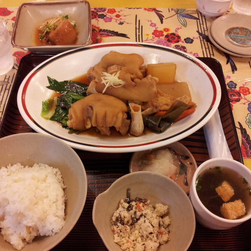 テビチ汁定食(名護曲レストラン （なぐまがいれすとらん）)