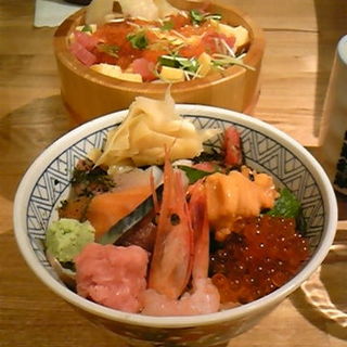築地海鮮丼(築地すしくろ 横浜ジョイナス店)