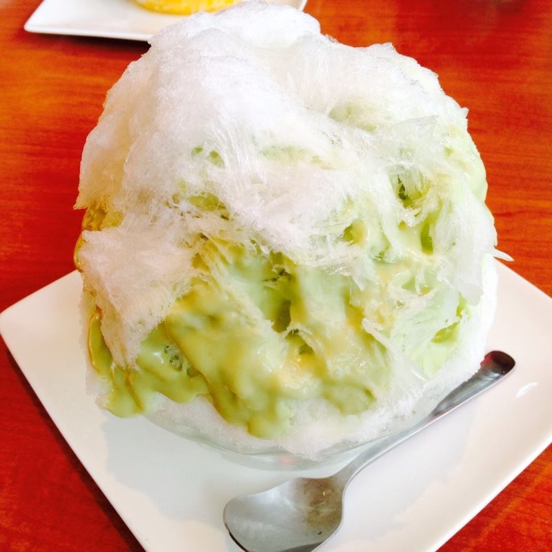 かき氷 アボカドミルク(マユール 宮崎台店)