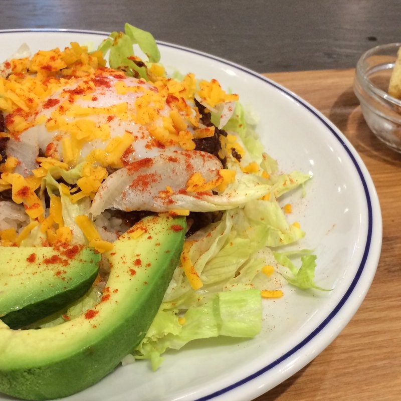 ホームメイドサルサのタコライス(スタンダードブックストアあべの)