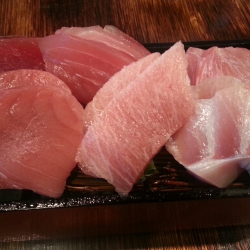 マグロ箱(マグロマート 本店)