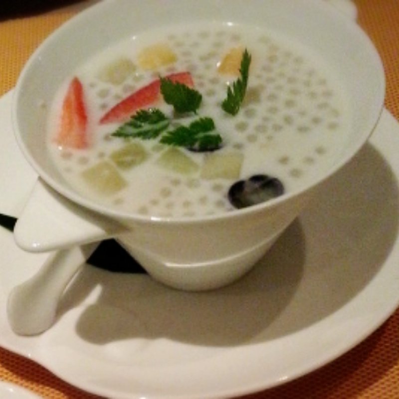 フレッシュフルーツとタピオカのココナッツミルク(ジムトンプソンズテーブル タイランド 銀座)