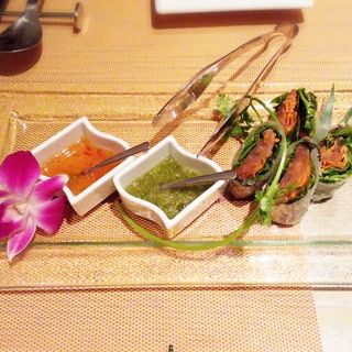 サーモンとマンゴーの生春巻き(ジムトンプソンズテーブル タイランド 銀座)