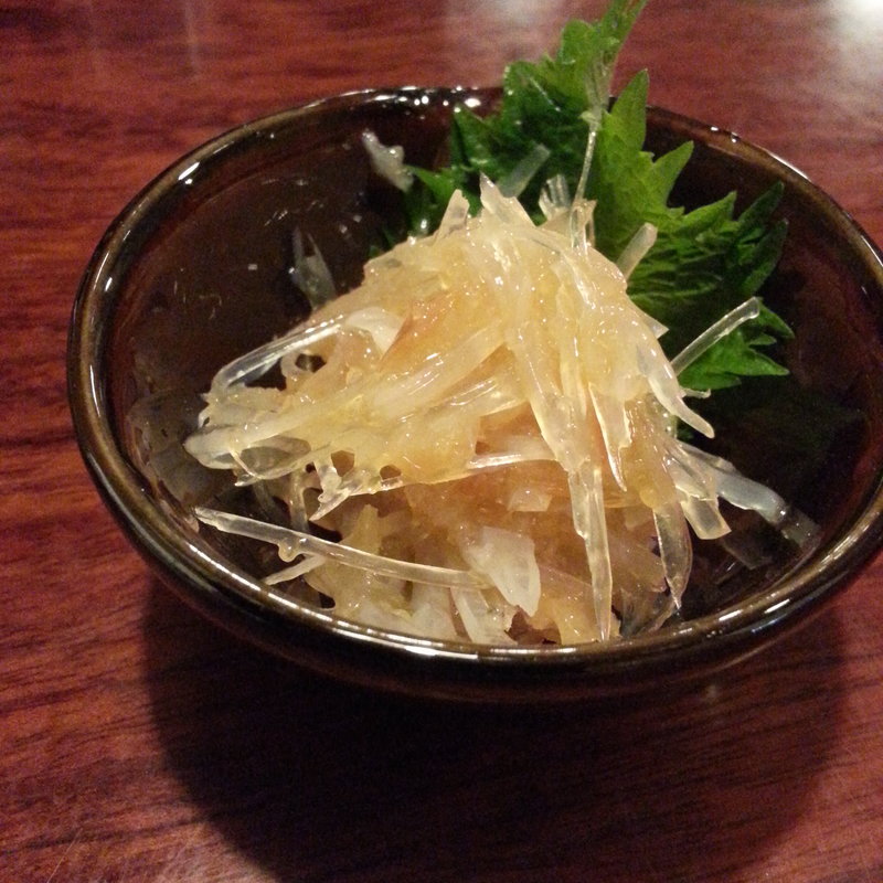 鮫軟骨梅肉和え(手打ちそば 吉仙（きちせん）)