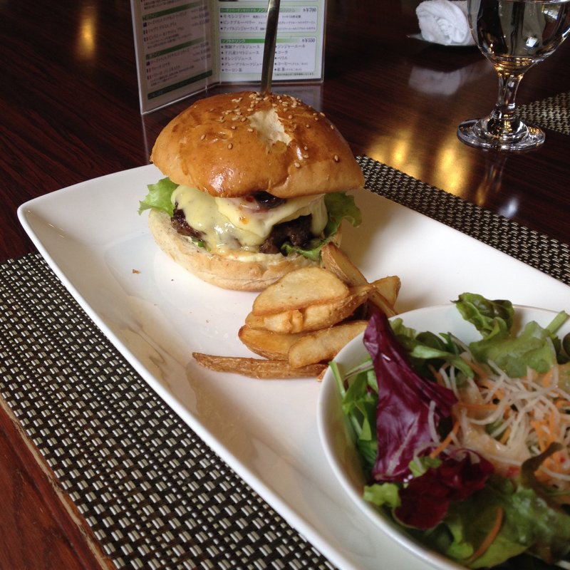  水明館プレミアムバーガーセット （ランチ）(バーデンバーデン)