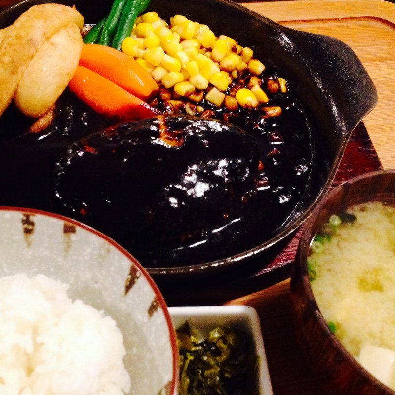 ハンバーグ(ぺんぎん厨房 Gokitchen)