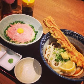 ネギトロ丼ちく玉天セット(難波千日前 釜たけうどん 八重洲北口)