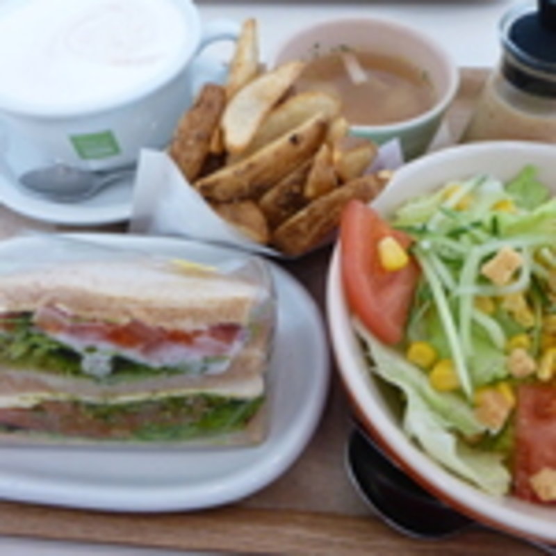 サーモンとバジルのサンドウィッチ(KOUJI SANDWICH（コウジサンドイッチ）)