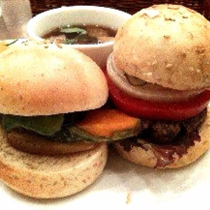 ハンバーガープレートセット(Ｔ．Ｃカフェ)