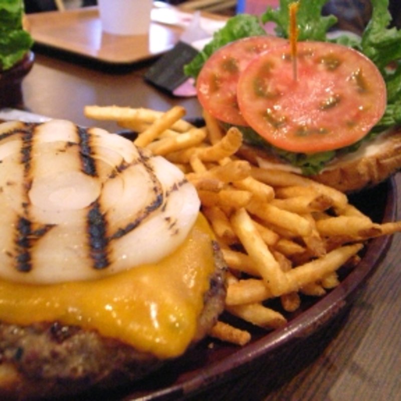 チーズバーガー(KUA`AINA 横浜ベイクォーター店)