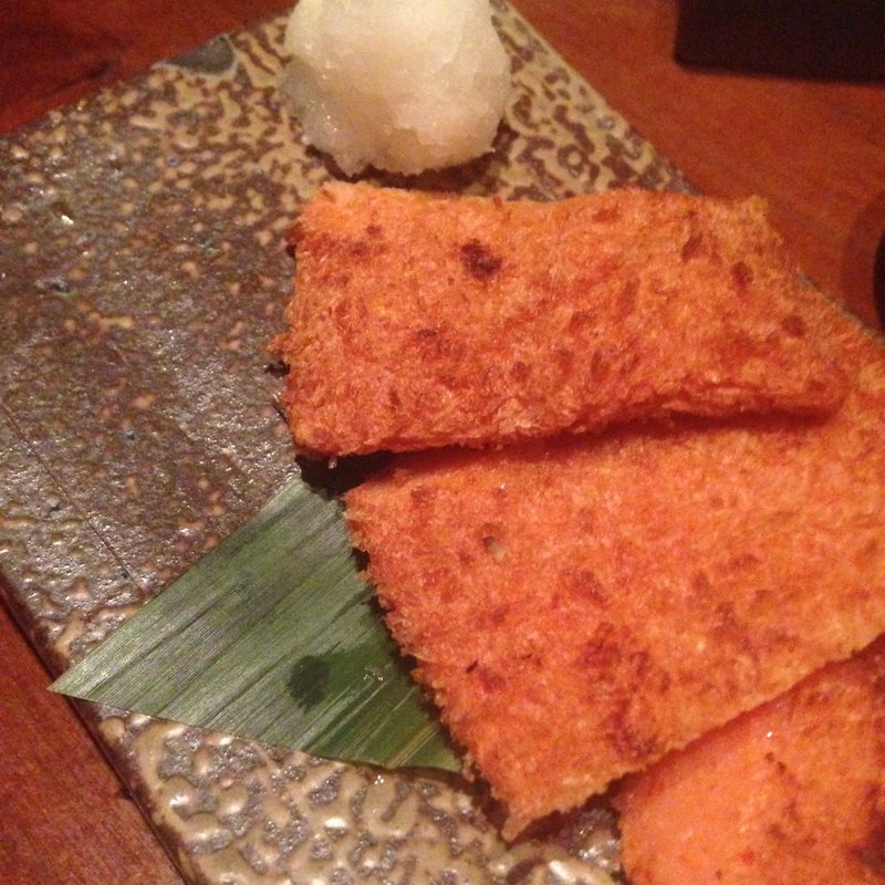 赤いさつま揚げ(八吉 新宿三丁目店 （やきち）)