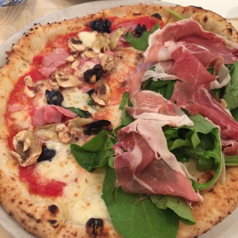 (トラットリア・ピッツェリア・サルヴァトーレ （Salvatore）)