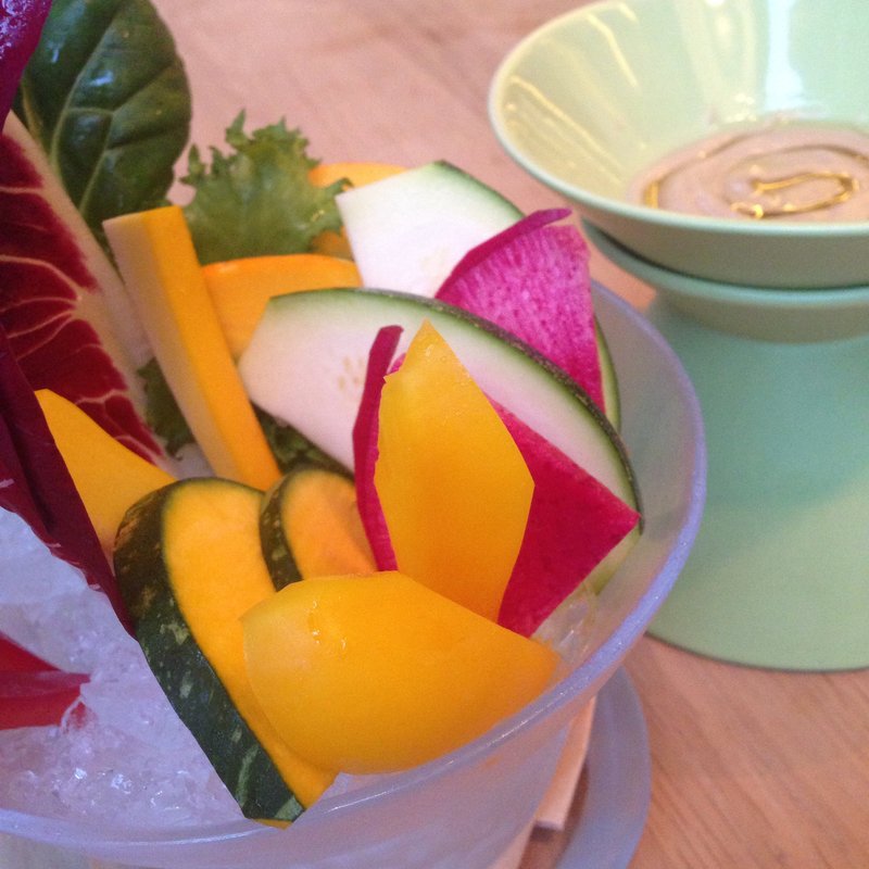 有機味噌のバーニャカウダと新鮮野菜(code kurkku)