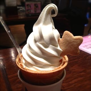 白い恋人ソフトクリーム(白い恋人パーク内チョコレートラウンジ)