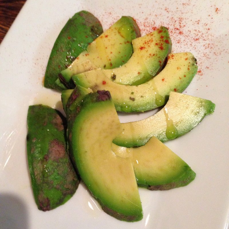 アボカドの刺身(生姜ダイニングJINGER)