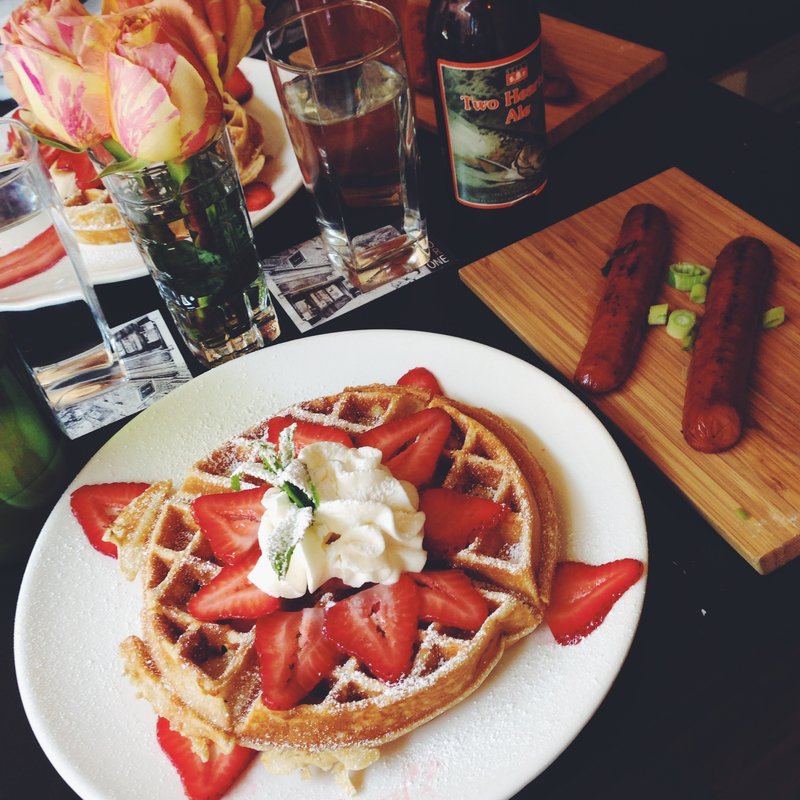 whole wheat waffles / Strawbery(Waynie's Waffles)
