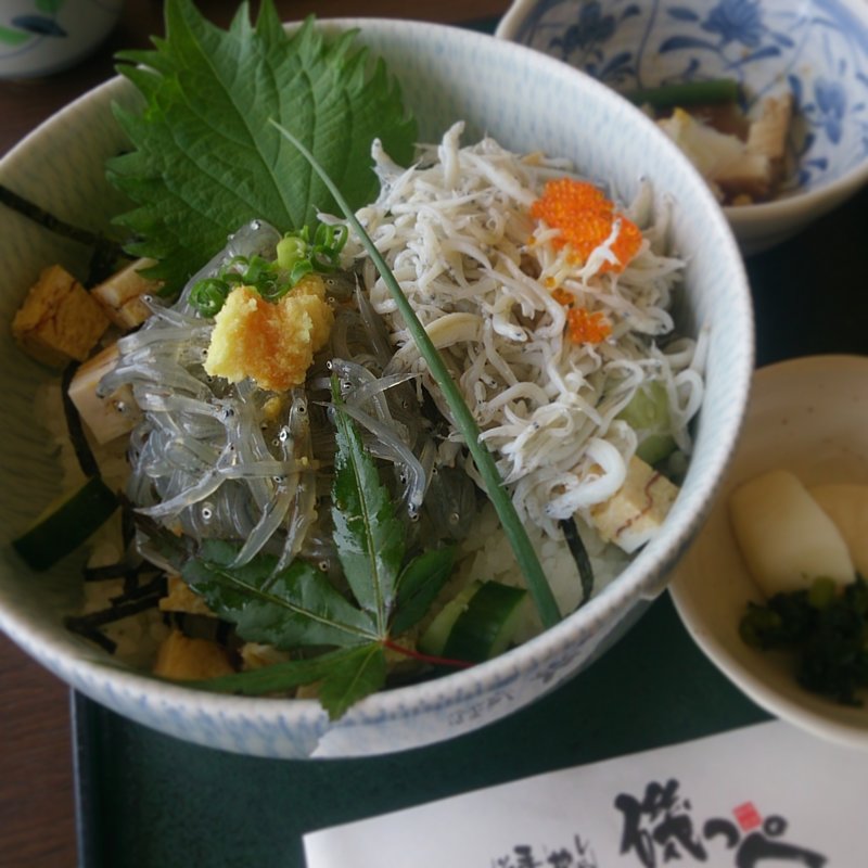 しらす二色丼(磯っぺ)