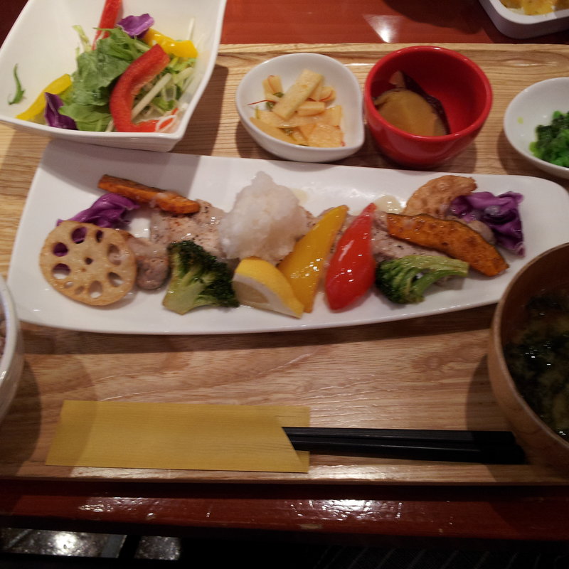 塩麹豚ロースのステーキ鬼おろし添え(ぼんや )