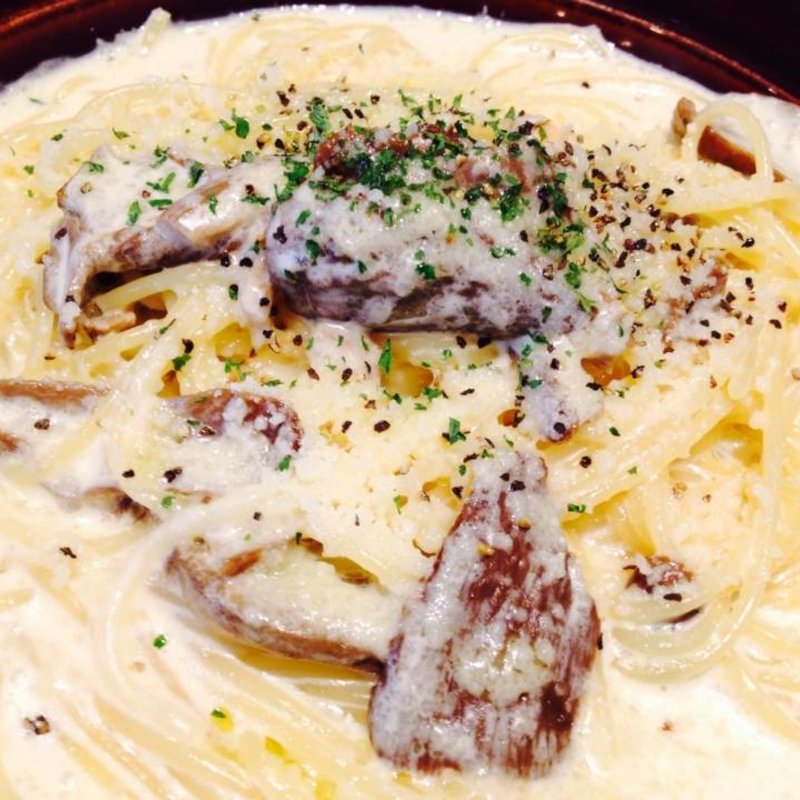 ポルチーニクリームソースのスパゲッティー ラクレットチーズトッピング(花畑牧場 十勝チーズ工房)