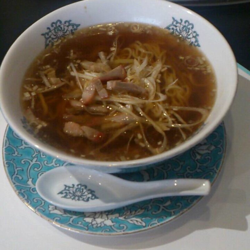 ネギとチャーシューの汁そば(華都飯店)