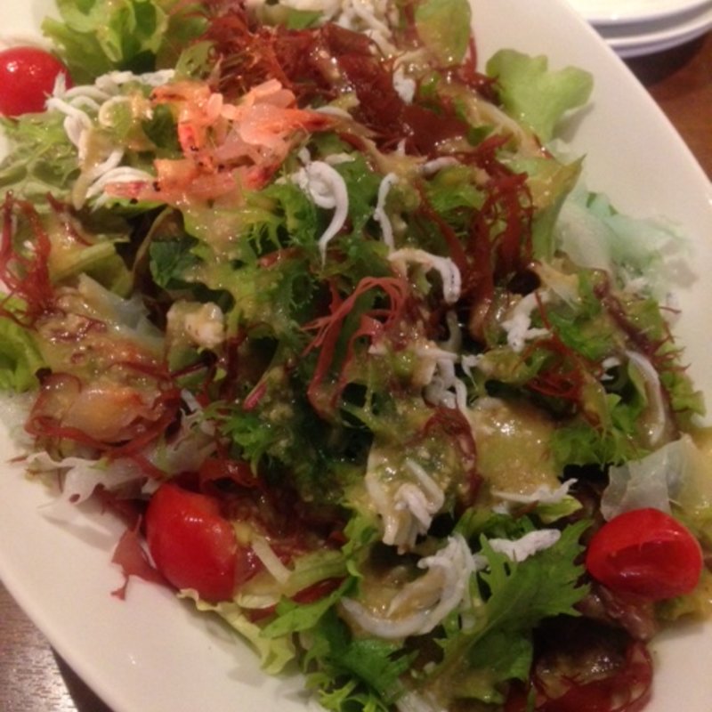 釜揚げしらすと桜海老の海藻サラダ (カンティーナ)