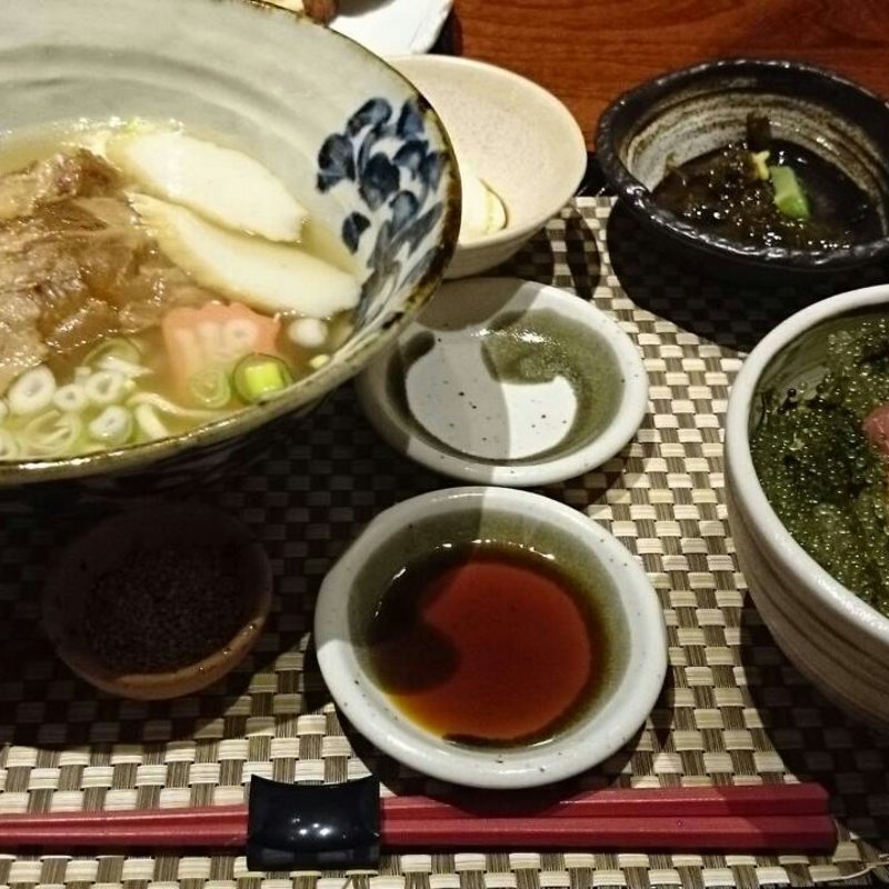 海ぶどう丼と沖縄そば御膳(琉球料理・南洋名物海鮮 首里古酒倶楽部)