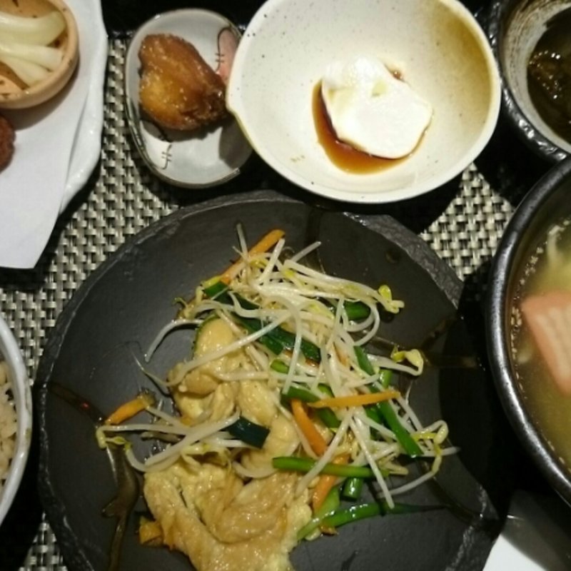 沖縄そばとチャンプルー御膳(琉球料理・南洋名物海鮮 首里古酒倶楽部)