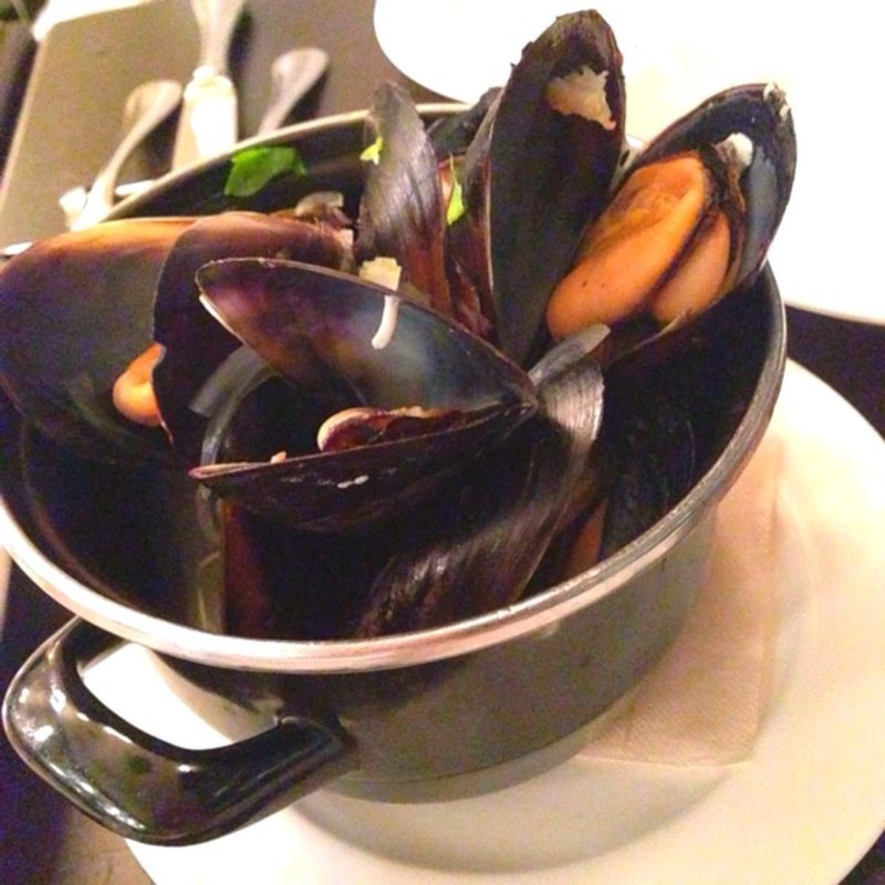 ムール貝 白ワイン蒸し Demi(伊勢志摩の惠み 伊勢角屋新宿店)