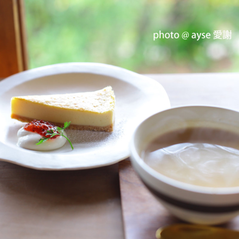 ドライフルーツハーブティーのチーズケーキ(茂庵)