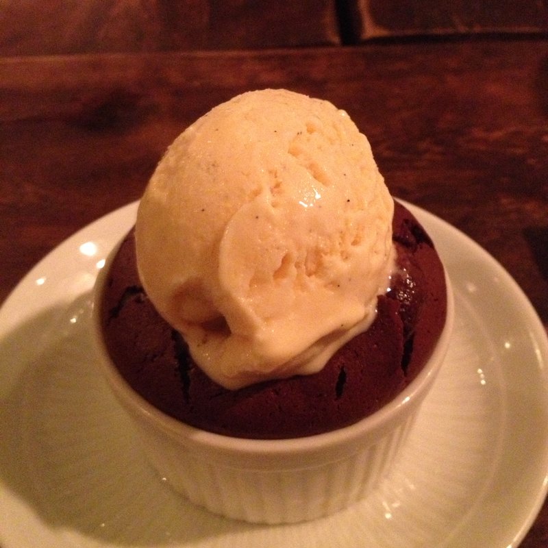 フォンダン・ショコラバニラアイスクリーム添え(organ)