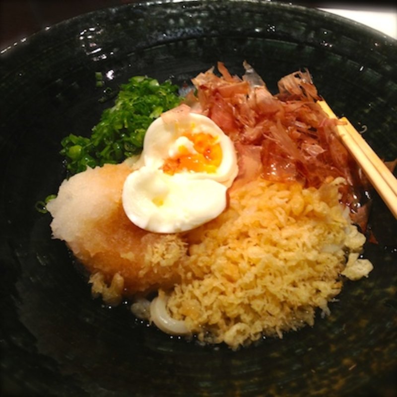 おろしぶっかけうどん温泉卵のせ(近江ささや)