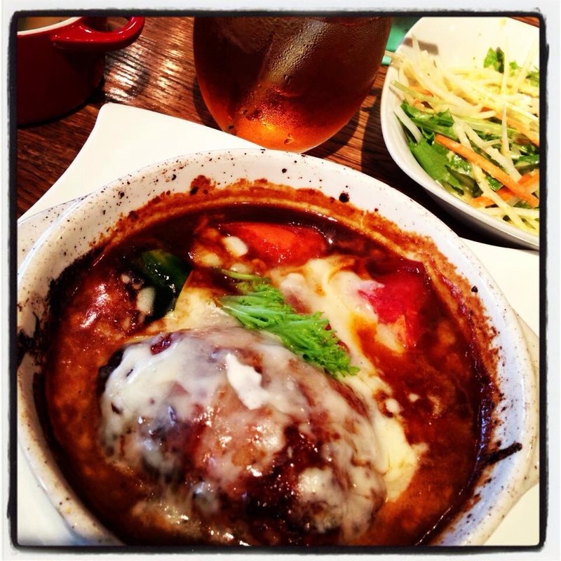 煮込みハンバーグ(ライバック   (Lie Back))