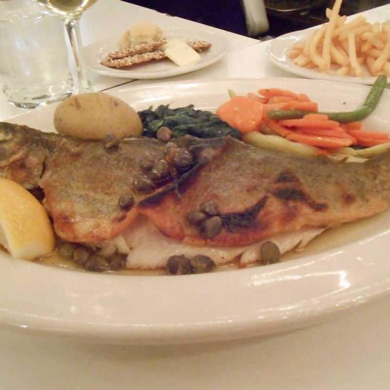 FRIED IPSWICH WHOLE BERRY CLAMS WITH TARTAR SAUSE AND FRENCH FRIES(The Grand Central Oyster Bar & Restaurant)