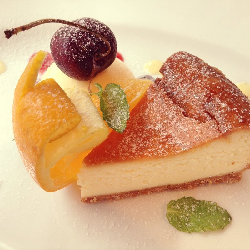 ベイクドチーズケーキ(ROUGH RARE )