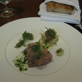 Pressed pork shoulder, smoked tongue shavings herb paste, coleslaw, shallot vinegar(maze)