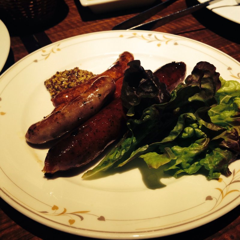 みんな大好きソーセージ盛り合わせ(びすとろHIRO)