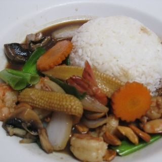 えびと野菜のカシューナッツ炒め with ライス(101 Thai Kitchen)