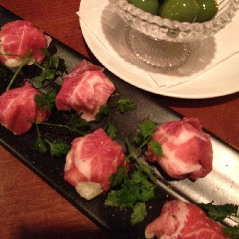 マッシュポテトの生ハム巻(ワインカフェ タンブラン)